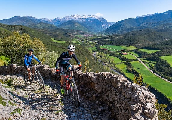 Los Valles On Bike MTB Center, routes for all audiences